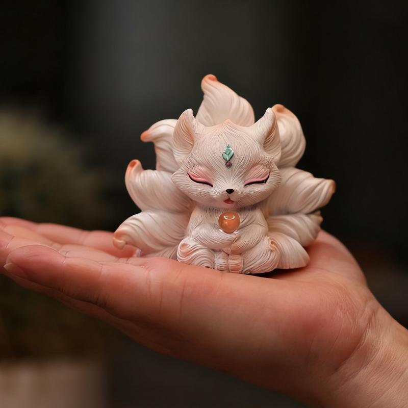 1 Piece Nine-Tailed Fox Desktop Ornament Car Decoration Cute Little Fox Figurine Car Interior Decoration New Home Decor Desk Ornamen