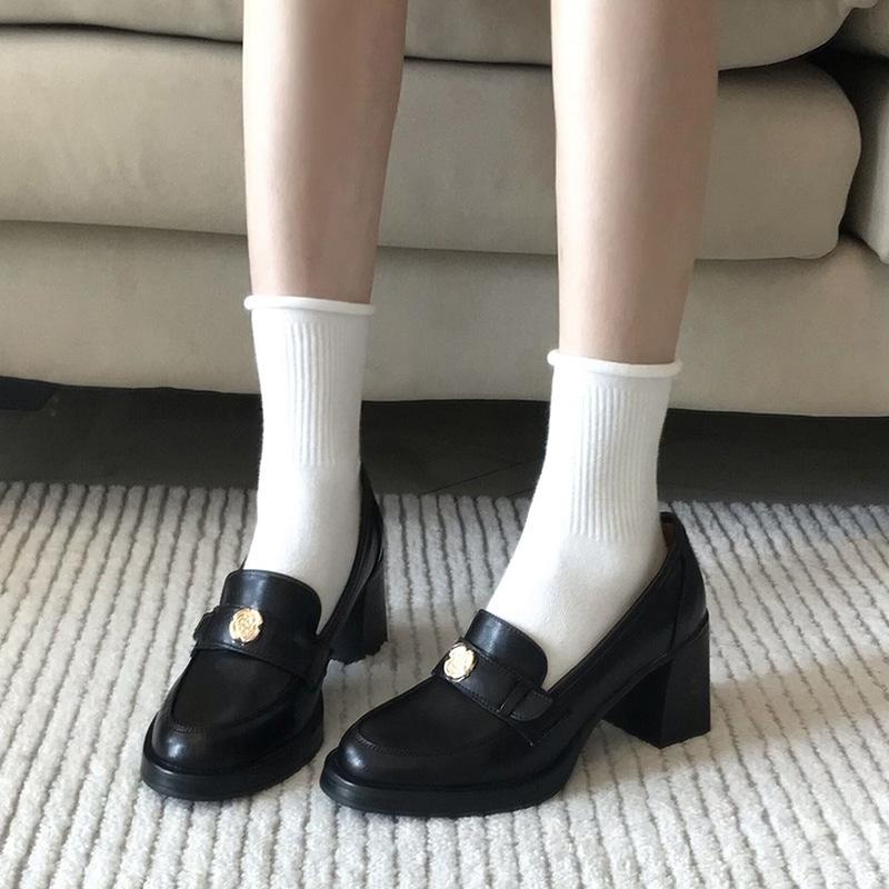 High sense! French loafers 2025 camellia black thick heel high heel single shoes British style small leather shoes