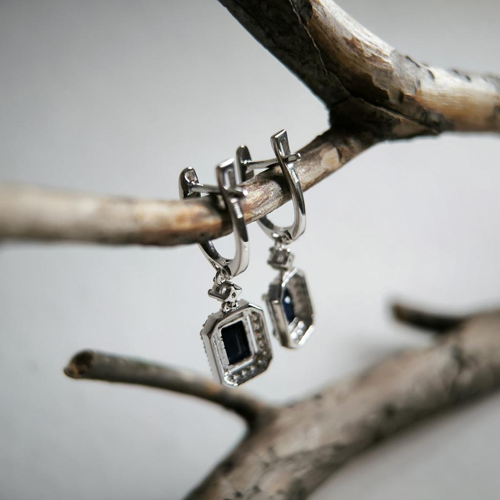 Серебряные серьги с натуральным сапфиром 3.628ct, фианитами (2202653)