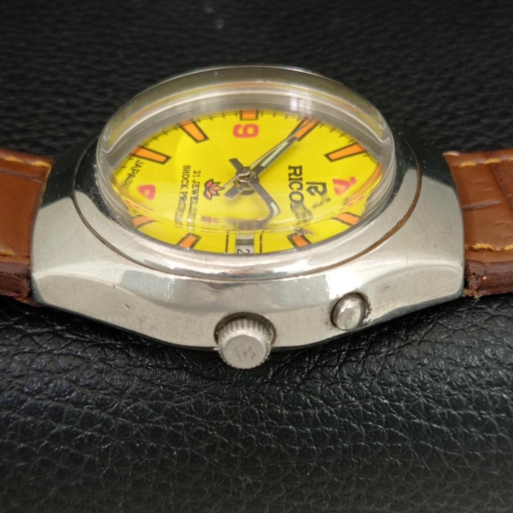 RICOH R31 AUTOMATIC VINTAGE JAPAN MENS YELLOW COLOR DIAL WATCH a706852-1