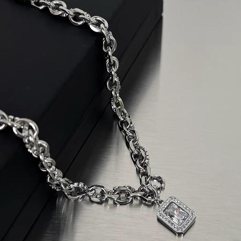 European and American Style Niche Rock Sugar Square Diamond Pendant Necklace Ins Temperament Cold Wind Collarbone Chain Hip Hop Street Jewelry Women