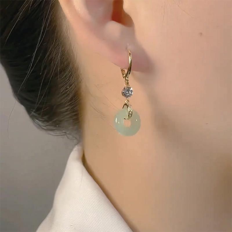 Women New Retro Chinese Style Buckle Fashion Earrings Temperament Long Palace Style Earrings Gift Jewelry