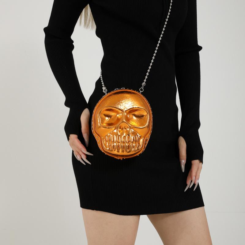Halloween skull bag women's 2025 new European and American personality trend shoulder bag funny niche chain small round bag