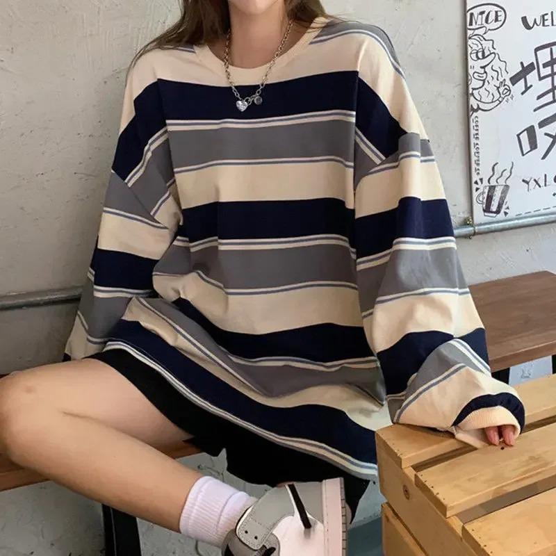 Women's Long-Sleeved T-Shirt