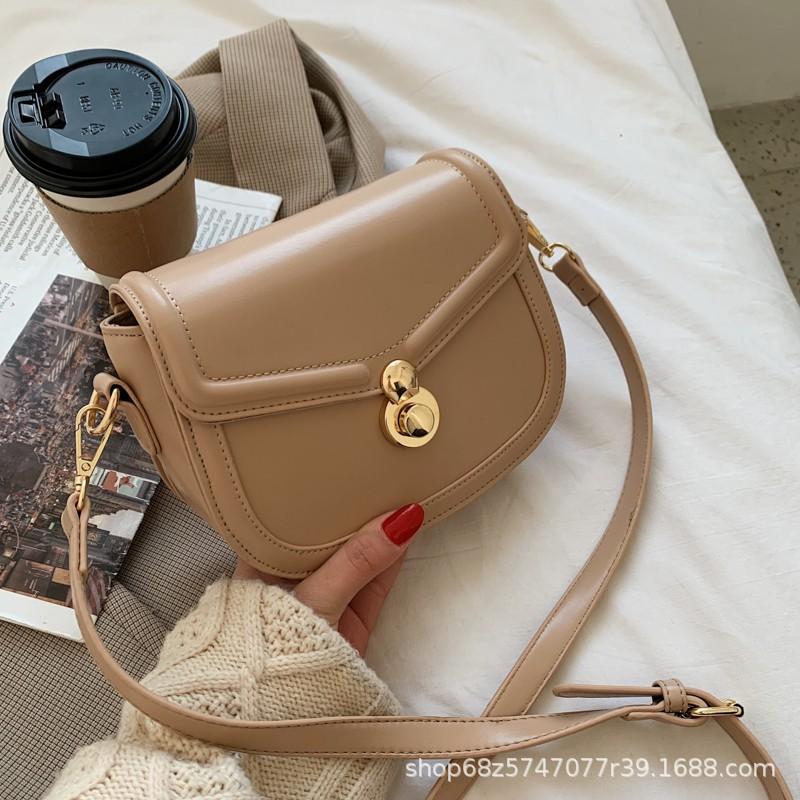 

Fashionable solid color small bag women s 2025 new trendy Internet celebrity foreign style shoulder bag winter retro crossbody bag saddle bag хаки