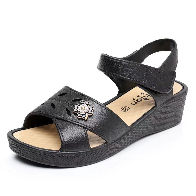2026 New Women's Summer One Word Wedges Casual Sandal Soft Sole Non Slip Hook Outdoor Mom's Sandals Elderly Sandal