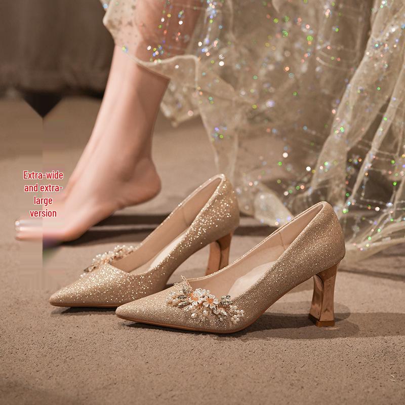 Třpytivé svatební lodičky s flitry a špičatou špičkou - robustní podpatek, svatební a pro družičky