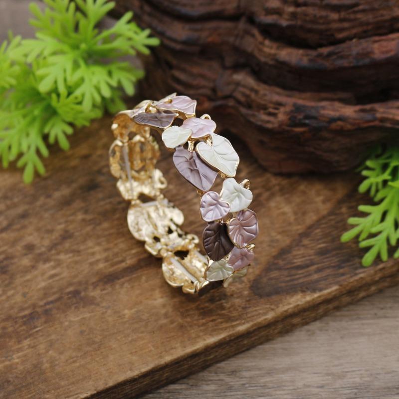 

Новый эмалевый цвет полый неправильный лист эластичный браслет женский модный простой браслет с листом