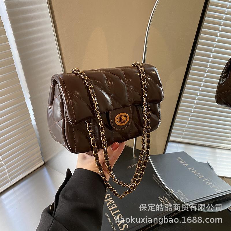 Premium niche small fragrant wind rhombus chain bag women's 2025 autumn and winter new red chain shoulder messenger bag