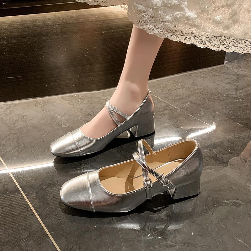 

Серебристые туфли Мэри Джейн на толстом каблуке женские 2025 новые с открытым верхом на среднем каблуке маленькие одинарные туфли 40 серебряный