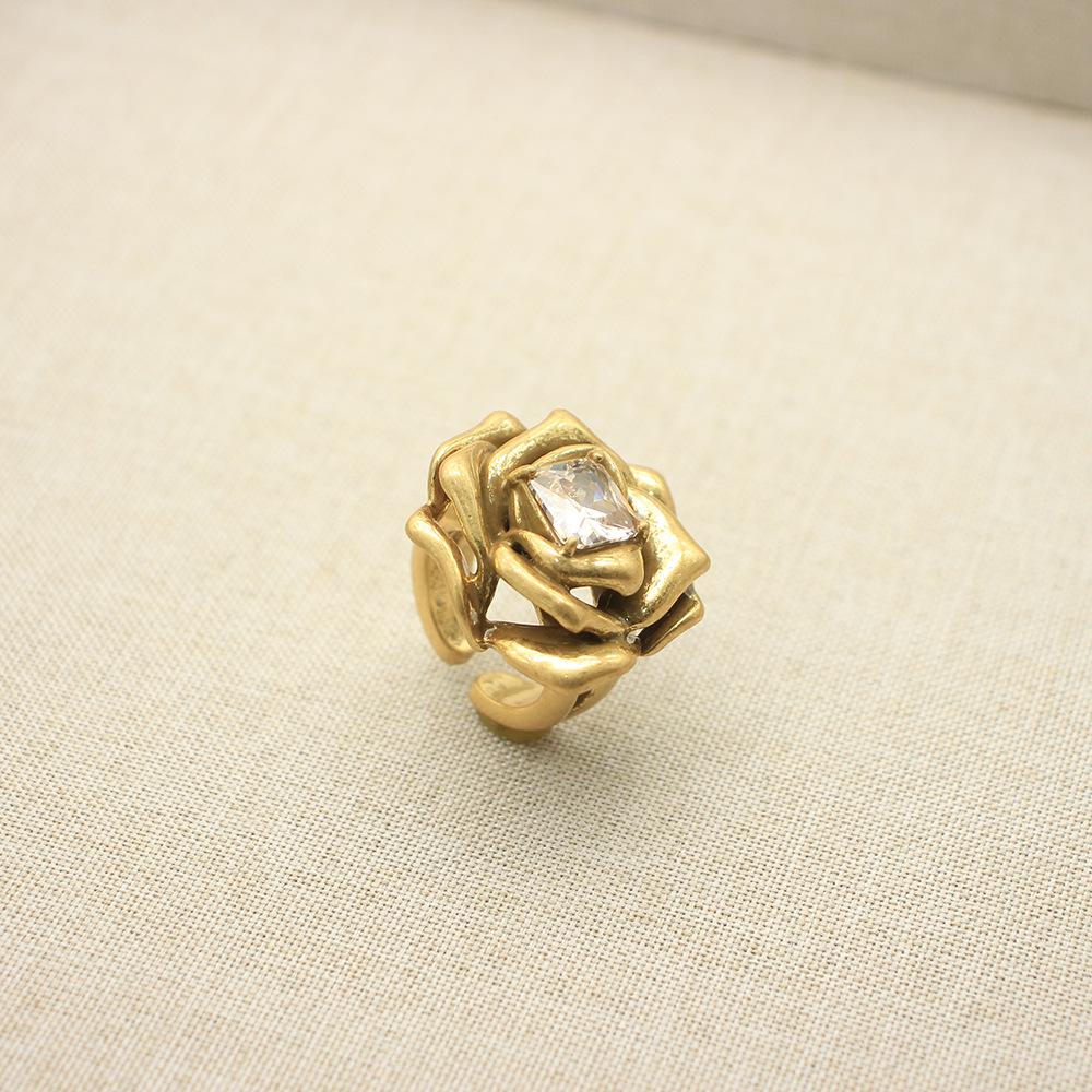 Vintage Women's Multi-layer Rose Pendant Necklace with Square Diamonds