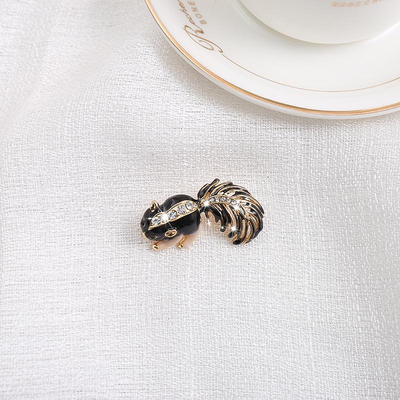 SKEDS Small Size Women Girls Cute Butterfly Owl Crystal Jewelry Brooch Retro Casual Sweater Dress Brooches Animal Badges Corsage