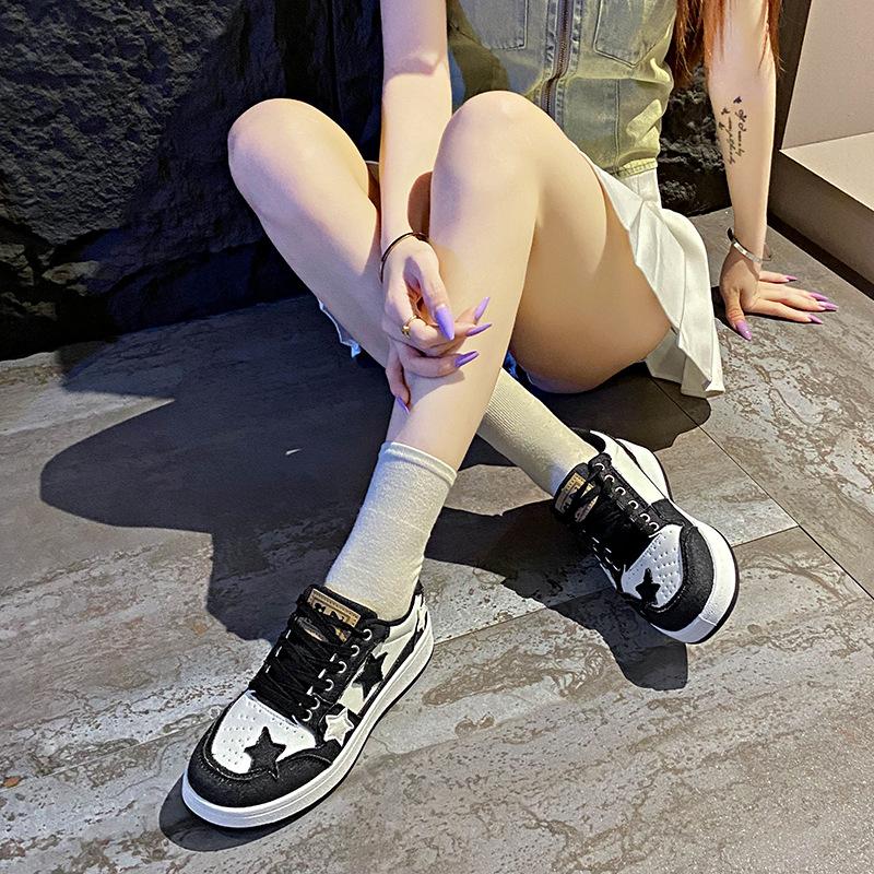2025 high-end sense versatile niche new trend casual board shoes popular niche star women's shoes