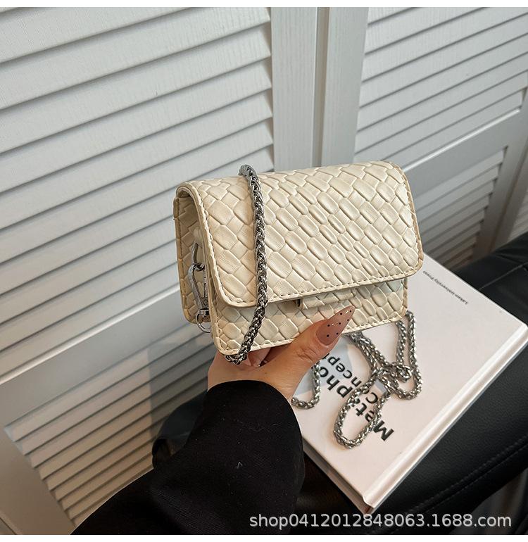 

Fashion woven small bag women s 2025 new niche high-end commuter square bag, foreign versatile chain messenger bag белый