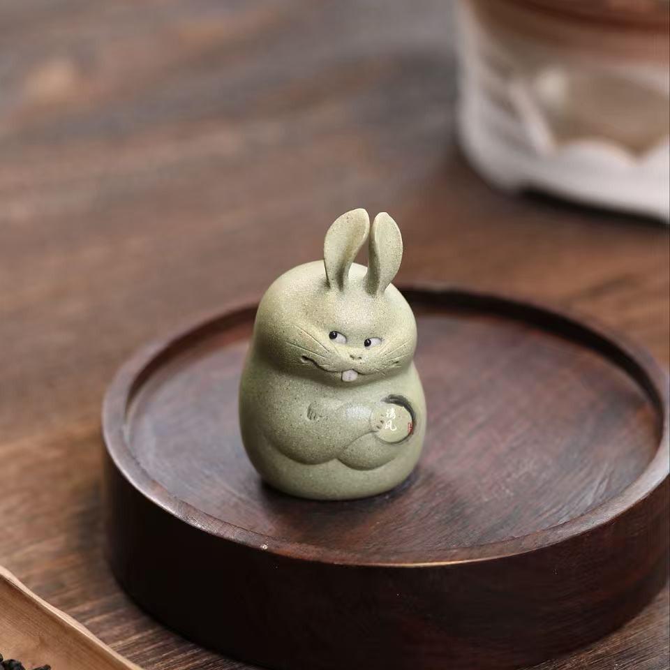 Yixing Zisha Cute Bunny Tea Pet: Lucky Rabbit Ornament for Tea Play and Fun.
