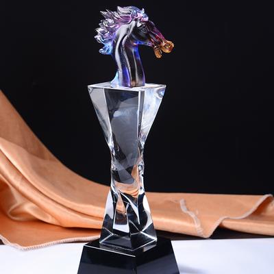 Kristall Pferde Trophäe Farbe Simulierter Pferdekopf Glasmedaille Wettbewerbspreise Kundenspezifische Trophäe Dekorative Figuren