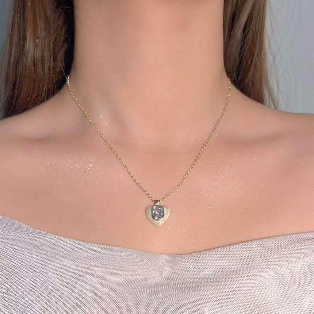 Simple Temperament Golden Beanie Necklace Female