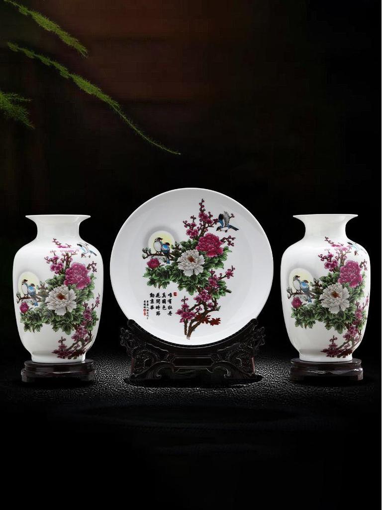 Modern Minimalist Ceramic Vase for Dried Flowers - Porcelain Ornament for Living Room Decor