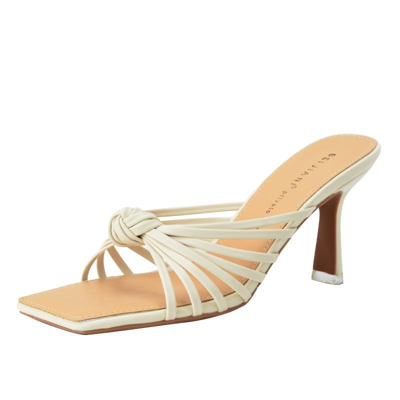 Retro-Außenbekleidung coole Hausschuhe gewebter Gürtel mittlerer Absatz eckige Zehenpartie offene Zehenpartie Hohlwort Sandalen vielseitig