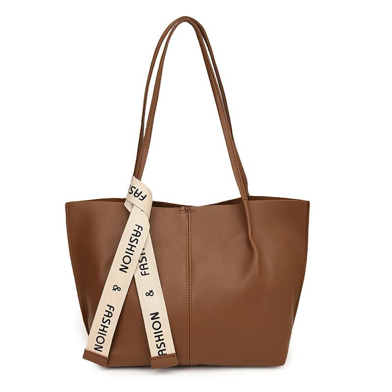 Urban Chic Tote Bag For Women With Polyester Lining Large Capacity Magnetic Closure