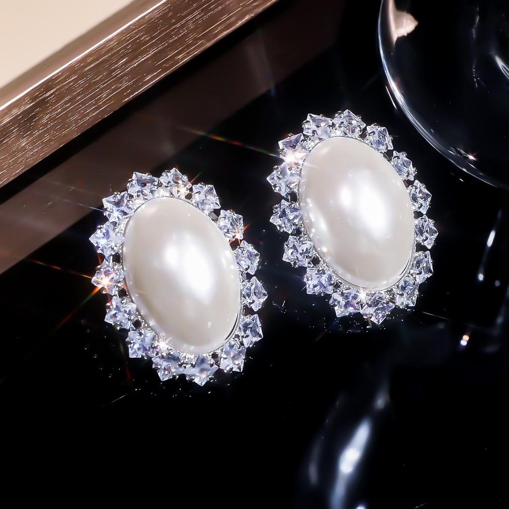Korean simple and versatile geometric oval full diamond pearl earrings women's temperament shiny crystal stud earrings ear jewelry