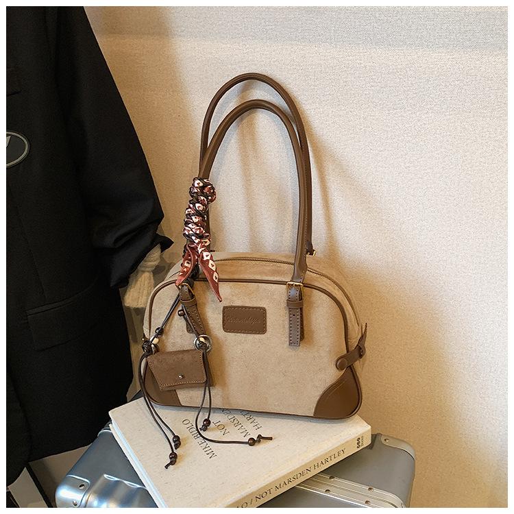 Suede handbag bag women's 2025 new trendy autumn and winter retro fashion shoulder bag commuter messenger pillow bag