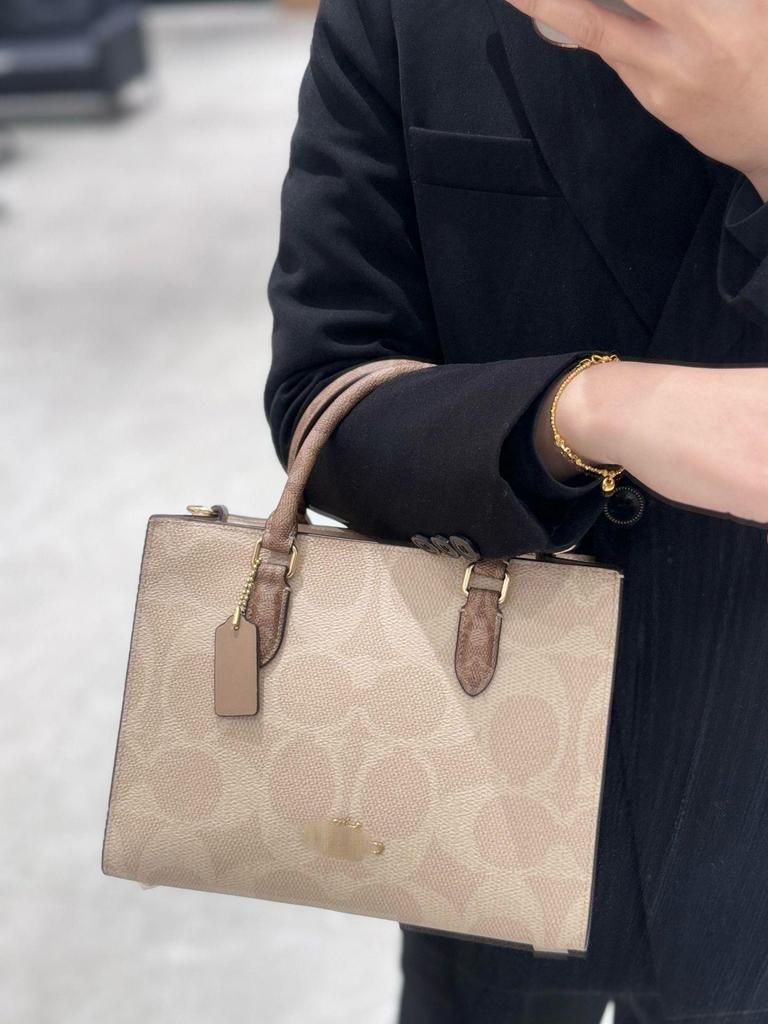 Koujia Maggie Módní kabelka tote a crossbody s velkou kapacitou pro ženy