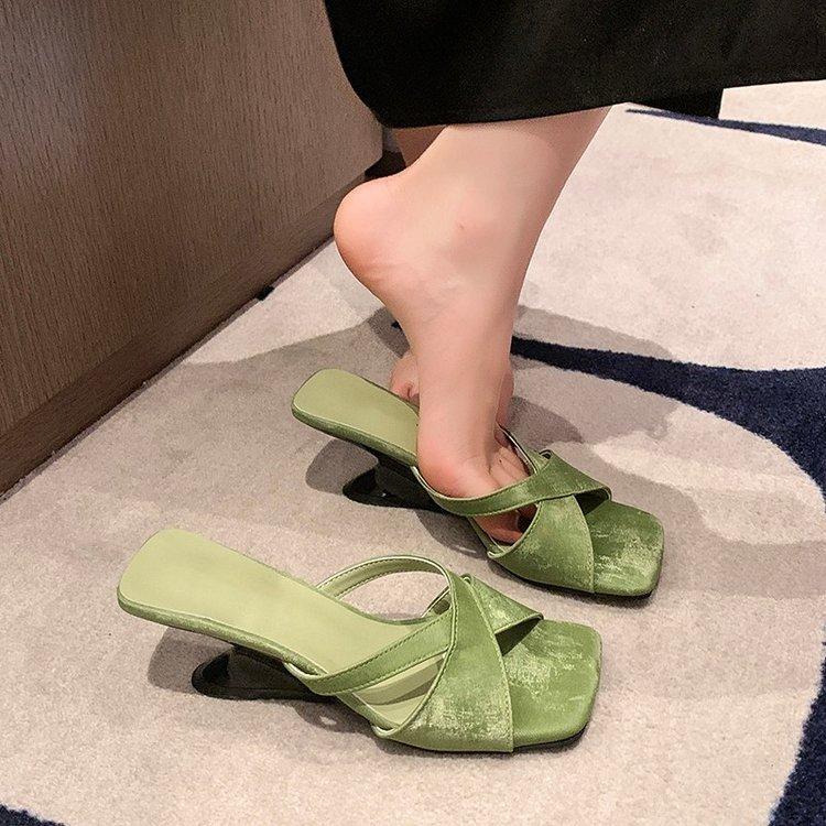 2025 New Open-toed Square Head Slippers Internet Celebrity Temperament Versatile Fashion Wear Niche Design Cool Slippers