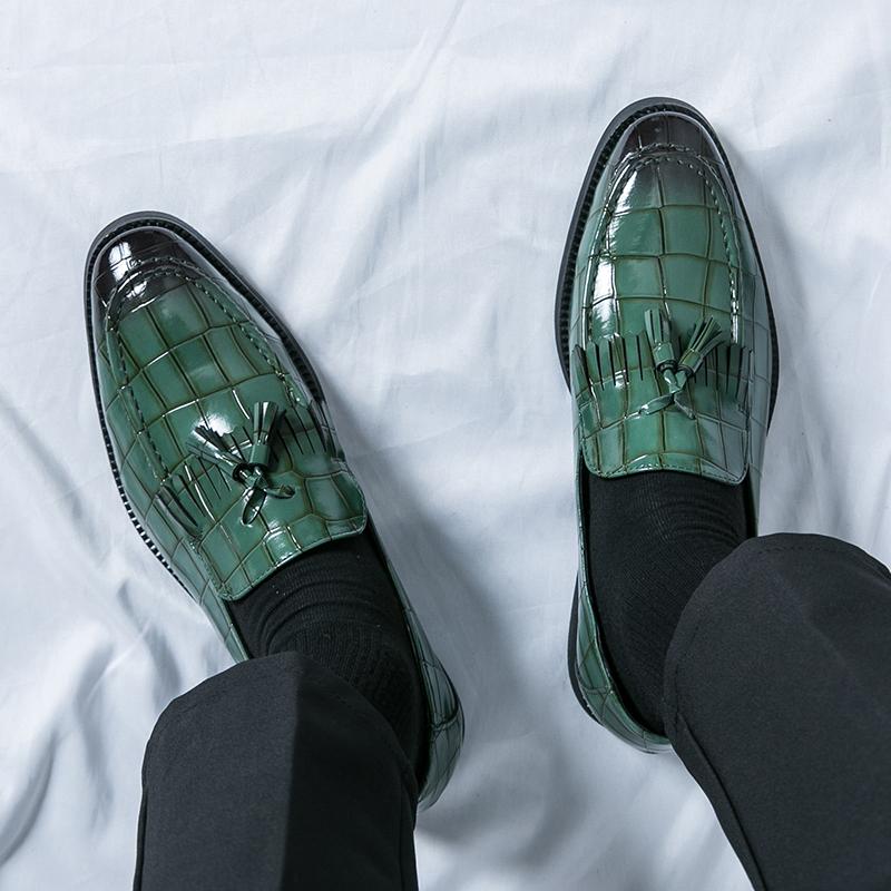 Men’s Loafers Wingtip Dress Formal Patent Leather Shoes Men Green Tuxedo Wedding Blazers Saddle Shoes Large Size