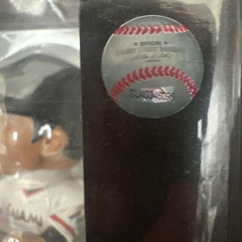 [USED] MIAMI PLAYER BOBBLE HEAD FIGURE Ichiro