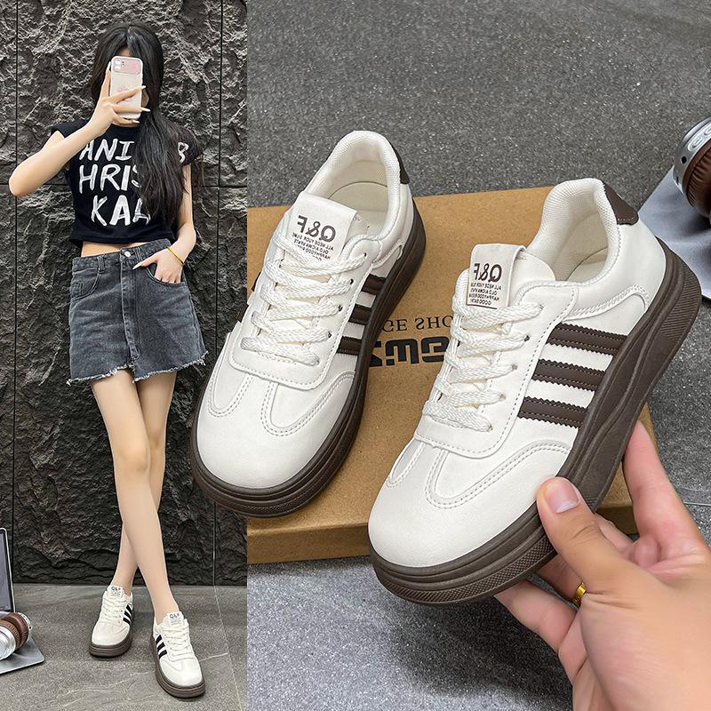 Spring Internet celebrities with the same breathable flat white shoes women's 2025 new popular autumn versatile niche women's shoes
