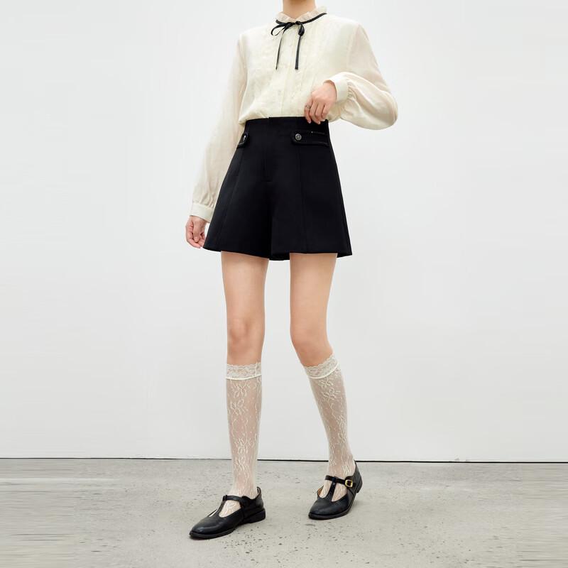 

Women s High-Waist Metal Buckle Casual Shorts M