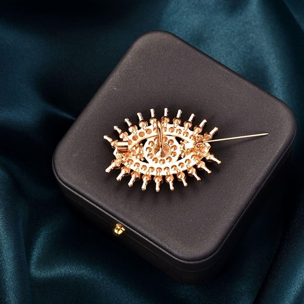 Crystal Pendant Devil Eye Brooch Pin Decoration Rhinestone Eye Brooches Banquet Clothes Pin  Party