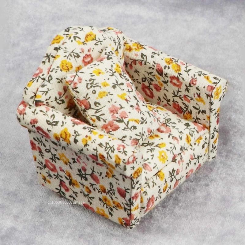 Rural Style Armchair Mini Sofa Dollhouse Miniature Sofa & Throw Pillow Set Wooden Simulation Furniture Girls Decoration Crafts