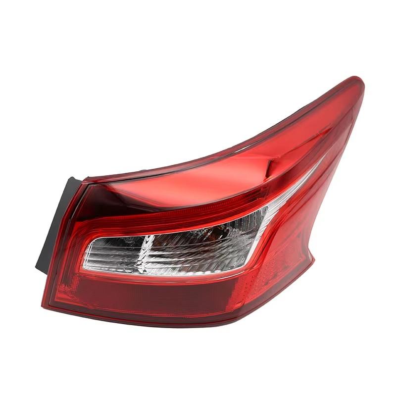 

Tail Light half assembly taillight cover For Nissan Sylphy 2019 2020 2021 Turn Signal Brake Driving Reverse lamp Car accessories rights side