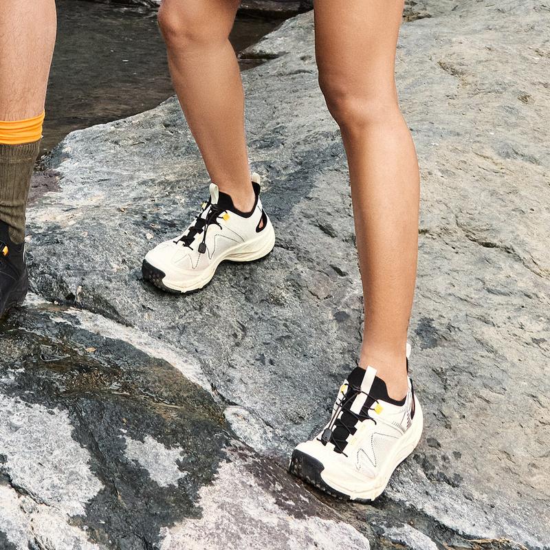 Li-Ning Yijie Lite Outdoor Comfortable Fashion Breathable Wear-Resistant Non-Slip Creek Shoes Women Shoes Beige Black AHLV014-1