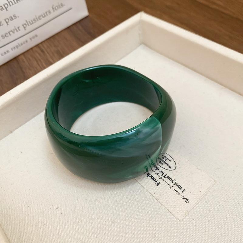 Breites, klobiges Acryl-Armreif-Armband Lebendige Marmorierte Textur Glänzendes Poliertes Finish Modeschmuck für Brautjungfer Hochzeitsgeschenk