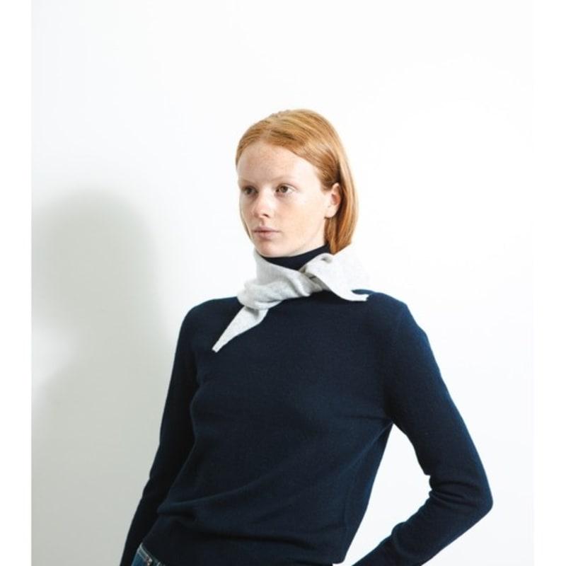 Pure Cashmere NYC TRIANGLE SCARF_Grey