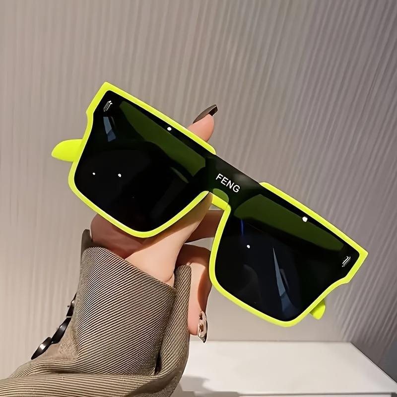 

Модные квадратные очки оверсайз для женщин и мужчин. Идеальны для вождения и пляжных вечеринок. Стильная пластиковая оправа.