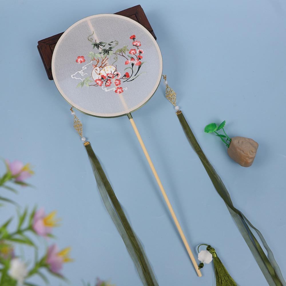 Embroidered Chinese Style Round Fan Classical Hanfu Hand Fan Long Handle Silk Fan Hanfu Cheongsam