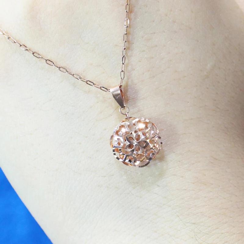 Classic circular large flower pendant Necklace for Women shiny and minimalist charms clavicle chain banquet party Zircon