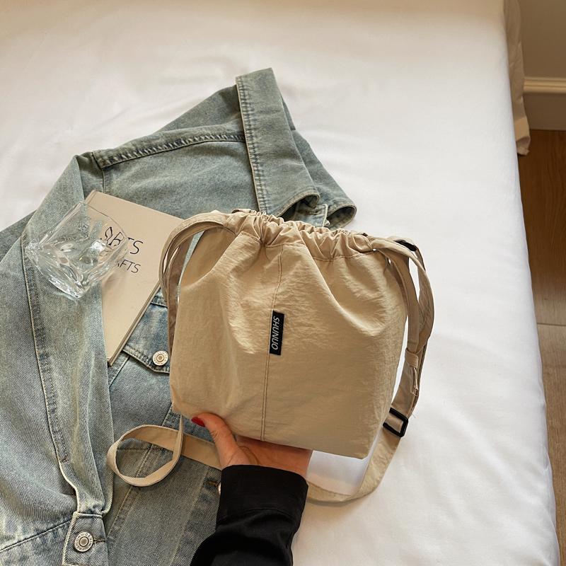 Large Capacity Drawstring Shoulder Bag Women's Lightweight Tote Bag Commuter Crossbody Bag