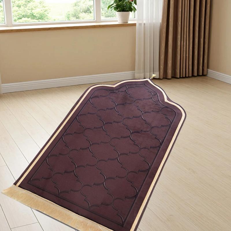 Non-slip Portable Flannel Carpet Prayer Mat Soft Flannel Travel Prayer Rug Worship Kneel Embossing Floor Carpets for Muslim Ramadan