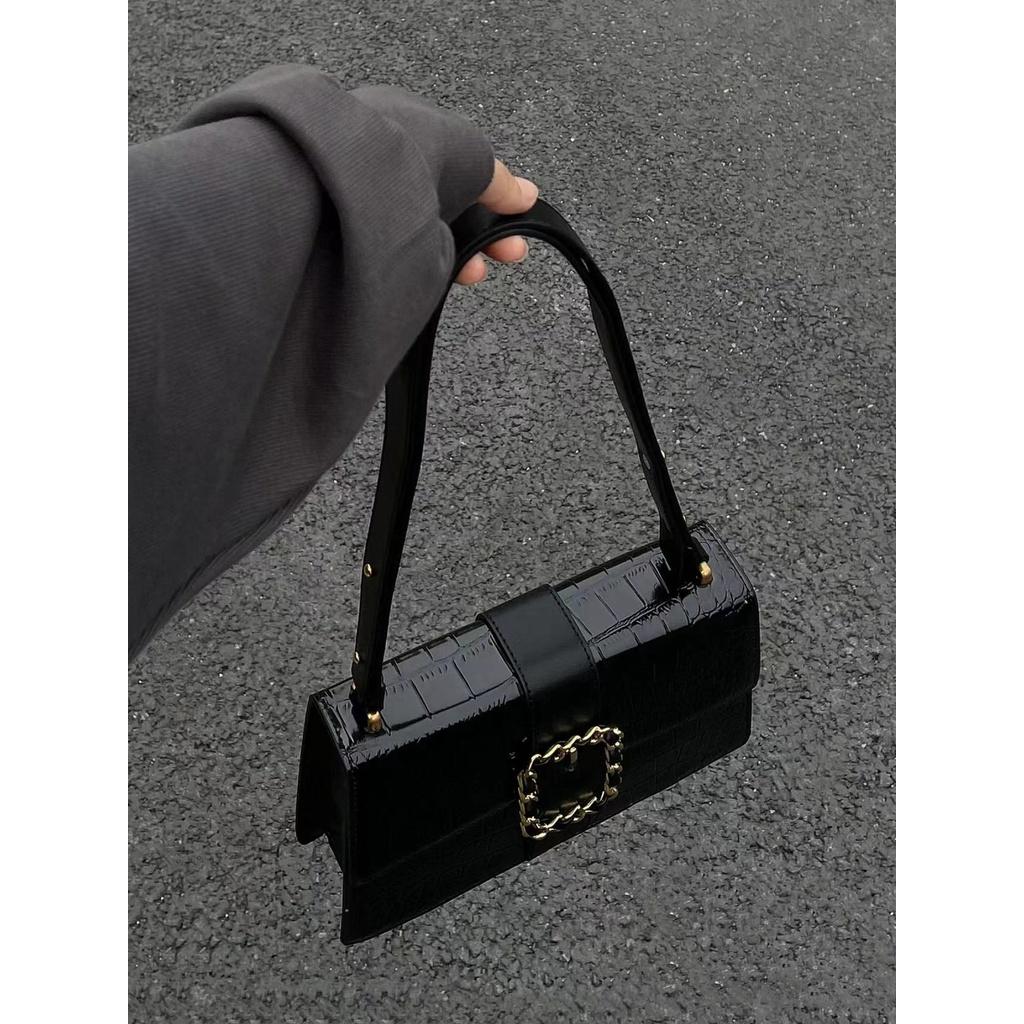IELGY Crocodile Pattern Black Gold Bag, Large-capacity College-style High-end Commuting Shoulder Messenger Bag
