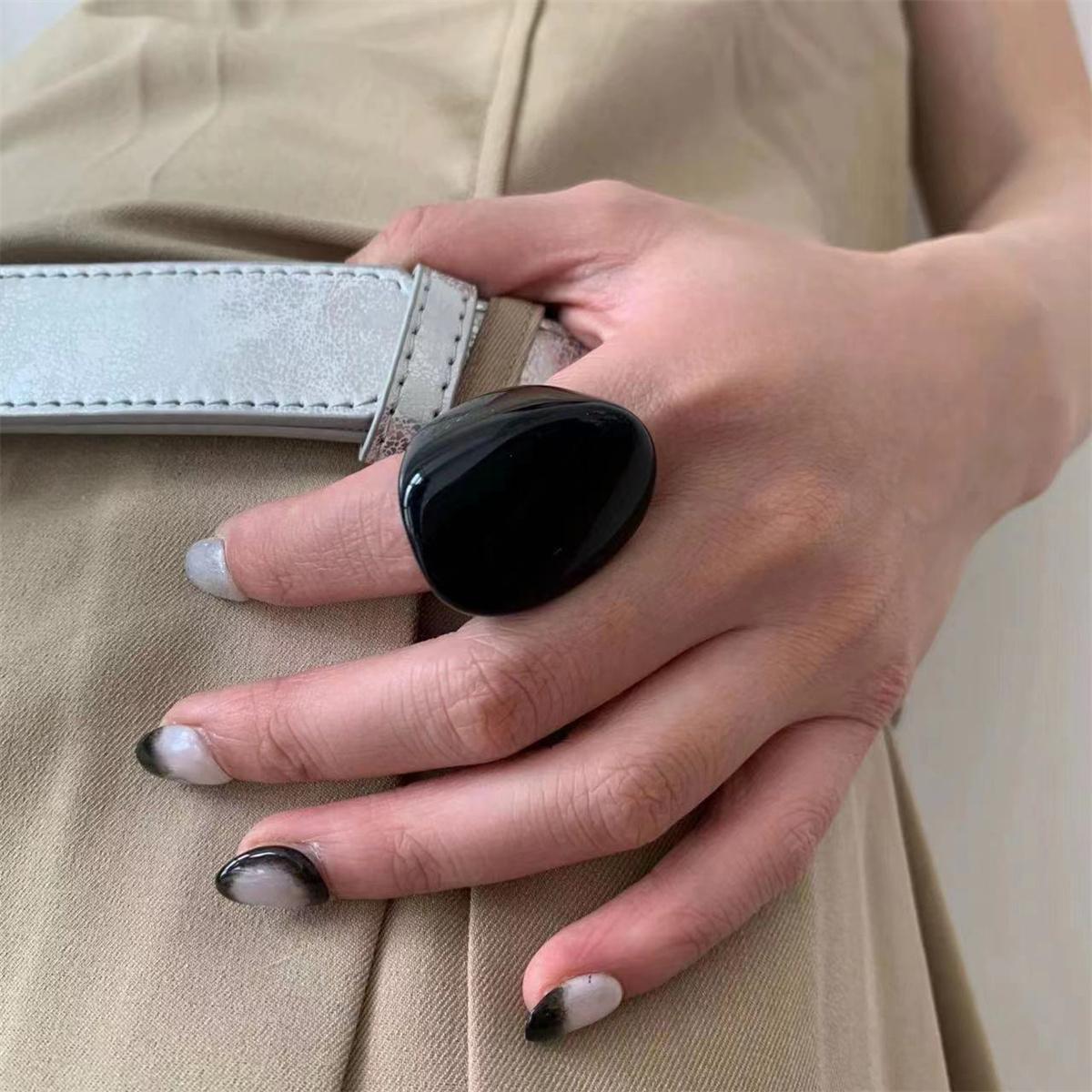 

Black Korea Vintage Transparent Resin Punk Rings Chic Hip Hop Acrylic Geometric Irregular Ring for Women Jewelry Gifts Men Size 7