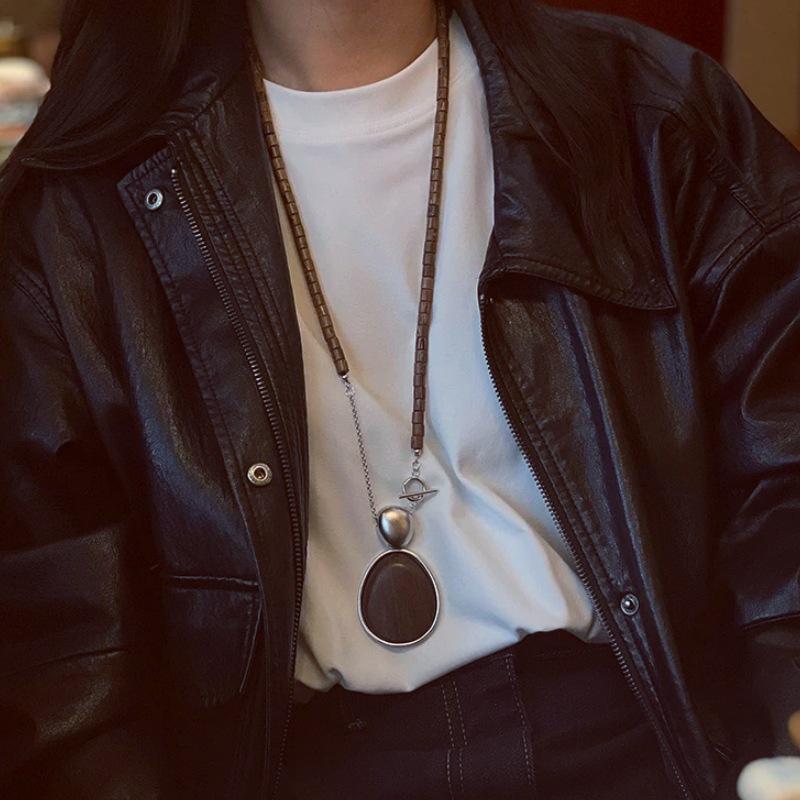 Trendy Late Autumn Wood Bead Pine Cone Pendant Necklace for Women