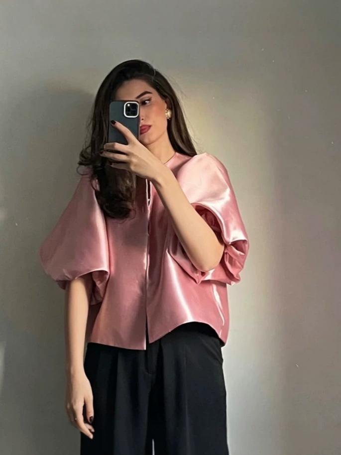 Women's Puff Sleeve Round Neck Top - Elegant Commuting Style, Versatile Five-Point Sleeve Blouse