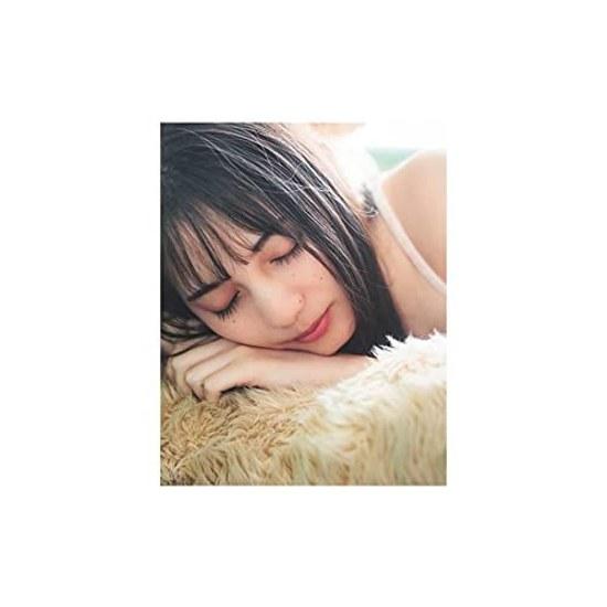 Nao Kosaka (Hinatazaka46) 1st Photobook Who Are You