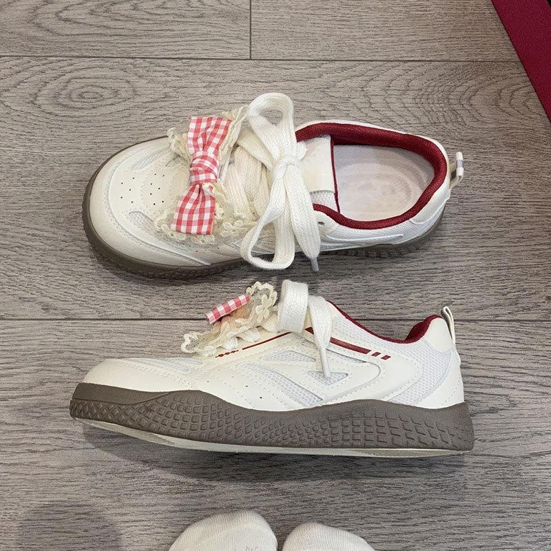 Freizeitsportschuhe mit dicker Sohle, atmungsaktiv, für Damen, neu, Frühling, Nische, originell, Erdbeer-Schleife, deutsche Trainingsschuhe