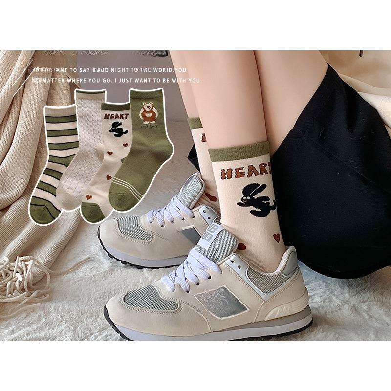 

Women s Mid-calf Socks, Autumn and Winter All-season Retro and Cute Bear Stockings 1 pair бежевий
